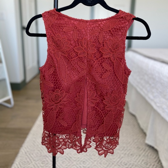 Rust coloured lace tank - Picture 3 of 3